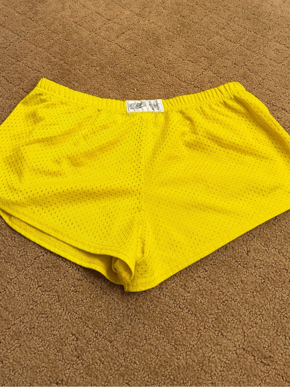 Soffe Yellow Low Rise Mini Mesh Athletic Shorts Women’s Size Small Y2K